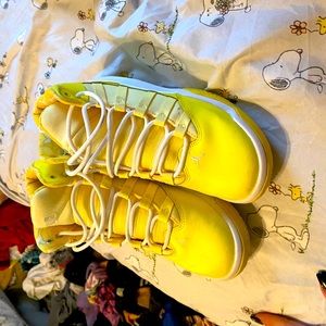 Jordan max aura GS - dynamic yellow